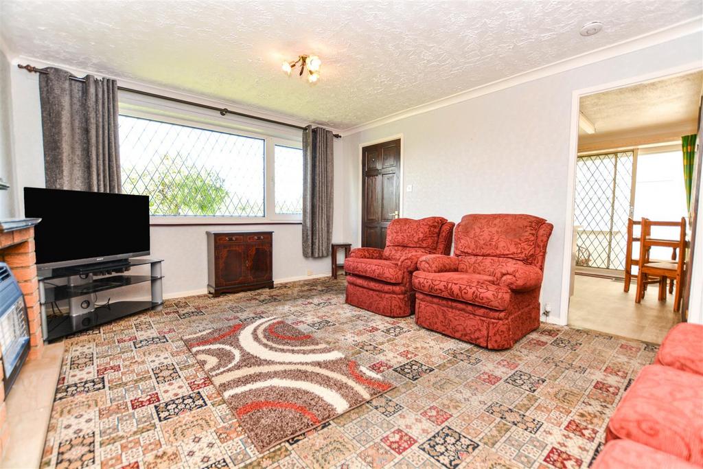 Barrow Road, BartonUponHumber 3 bed detached bungalow for sale £195,000