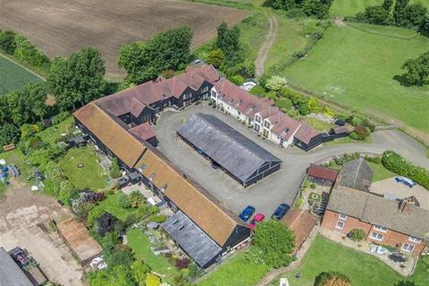3 bedroom barn conversion for sale - Weston Road, Stevenage