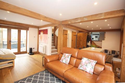 3 bedroom barn conversion for sale - Weston Road, Stevenage