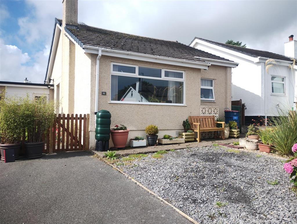 Bryn Siriol, Benllech 2 bed detached bungalow for sale £275,000