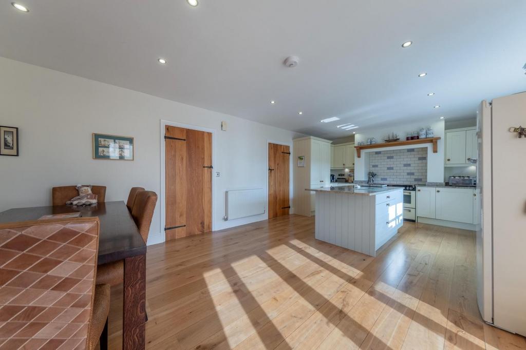 Open Plan Family Breakfast Dining Kitchen