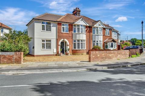 4 bedroom semi-detached house for sale - Whitby Road, Ipswich