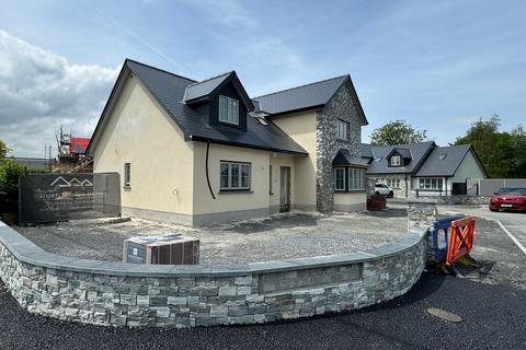 4 bedroom detached house for sale, 1 Cae Crug, Penrhiwllan, Llandysul, SA44