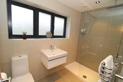 2 Kemble Drive, Bromley, BR2 8PZ