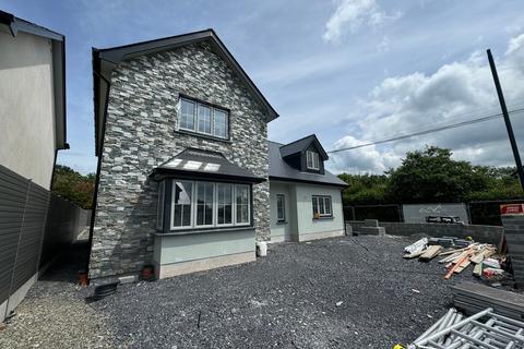 4 bedroom detached house for sale, 7 Cae Crug, Penrhiwllan, Llandysul, SA44