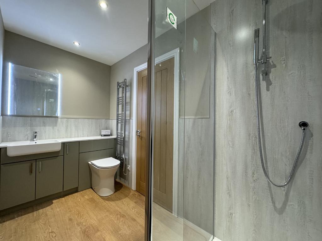 En-Suite 1