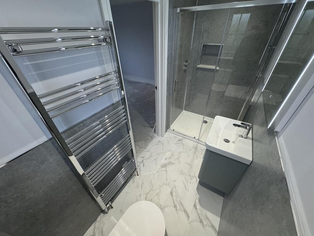 En-Suite 2