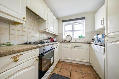 4 bedroom detached house for sale, Hillary Drive, Isleworth