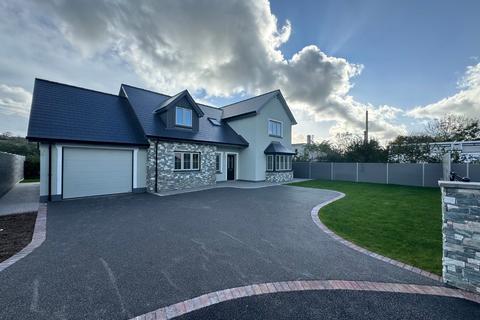 4 bedroom detached house for sale, 2 Cae Crug, Penrhiwllan, Llandysul, SA44