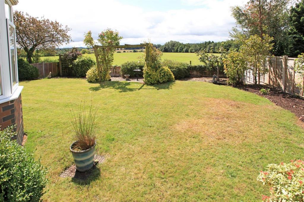 Newport Road, Edgmond, Newport 3 bed detached bungalow for sale £500,000