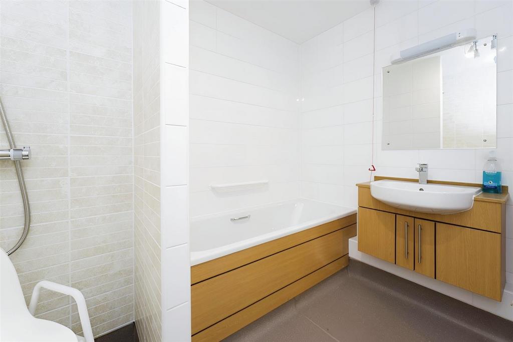 Bathroom 44 LC.jpg