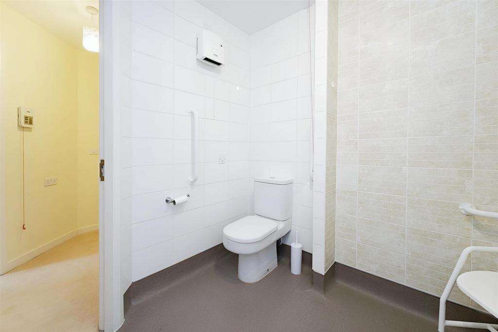 Bathroom 44 LC(b).jpg