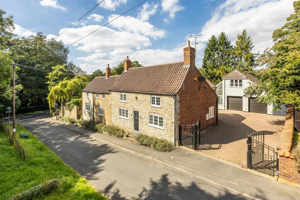 Pear Tree Cottage, Chaple Lane, Harmston. LN5 9 TB-