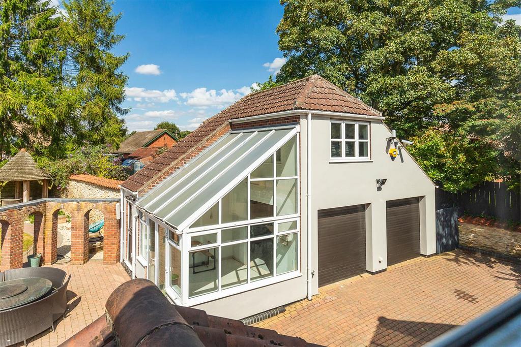 Pear Tree Cottage, Chaple Lane, Harmston. LN5 9 TB-