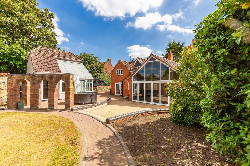 Pear Tree Cottage, Chaple Lane, Harmston. LN5 9 TB-