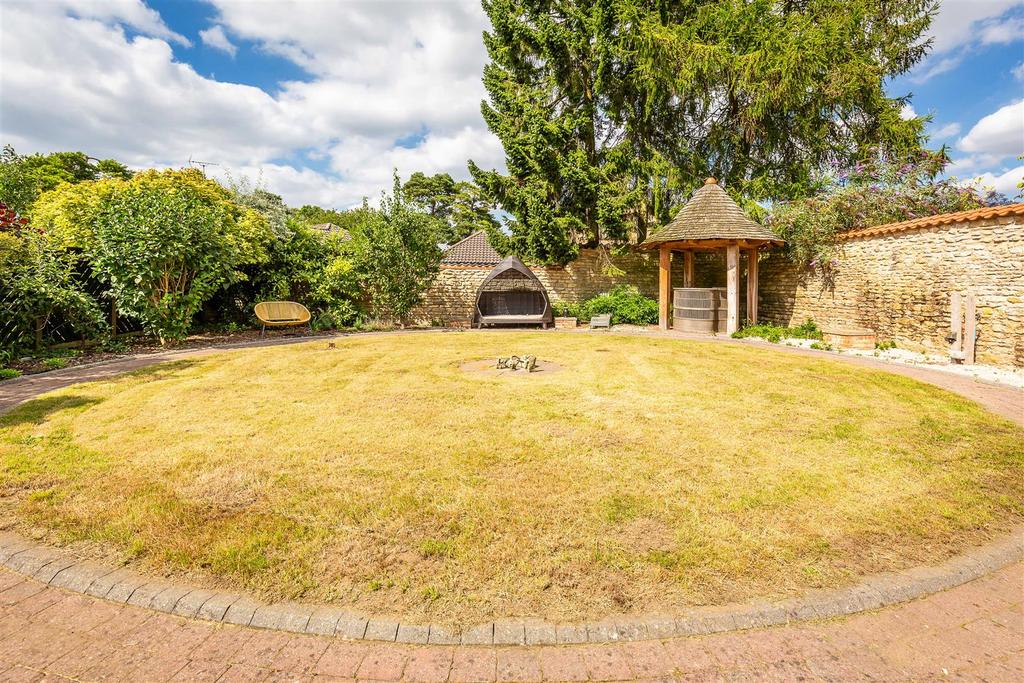 Pear Tree Cottage, Chaple Lane, Harmston. LN5 9 TB-