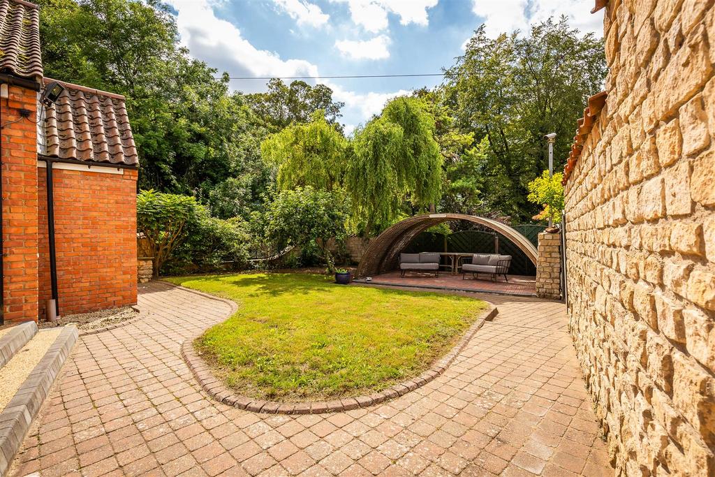 Pear Tree Cottage, Chaple Lane, Harmston. LN5 9 TB-
