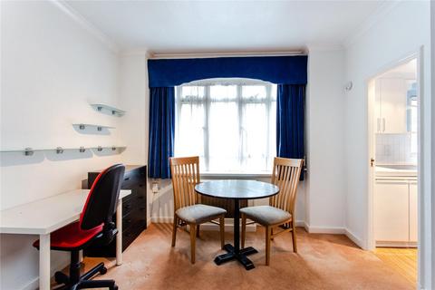 Studio to rent, Paramount Court, Bloomsbury