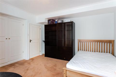 Studio to rent, Paramount Court, Bloomsbury