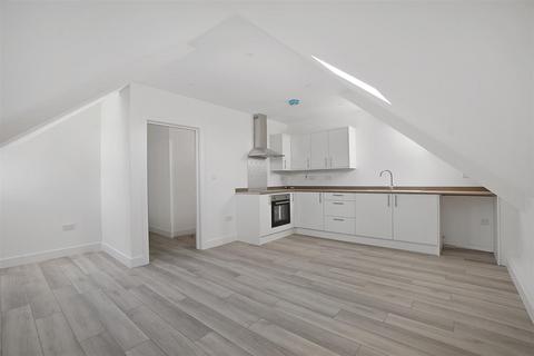 2 bedroom flat for sale - North Road, Queenborough