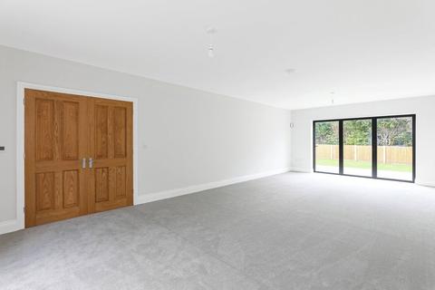 5 bedroom detached house for sale, Barnsley Road, Sandal, Wakefield, WF2