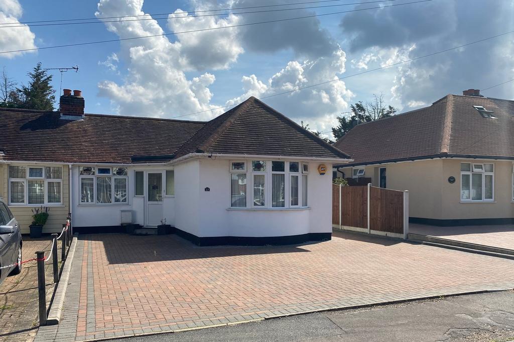 Baddow Hall Crescent, Chelmsford CM2 2 bed semidetached bungalow for