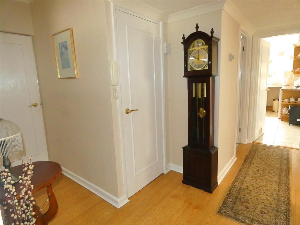 Banners Gate Road, Sutton Coldfield 2 bed property £240,000