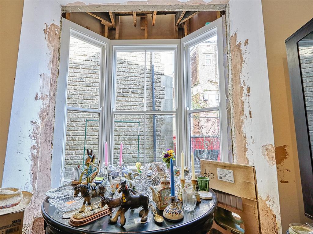 Shop window new