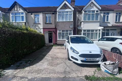 18 Clement Gardens, Hayes, UB3 4AR