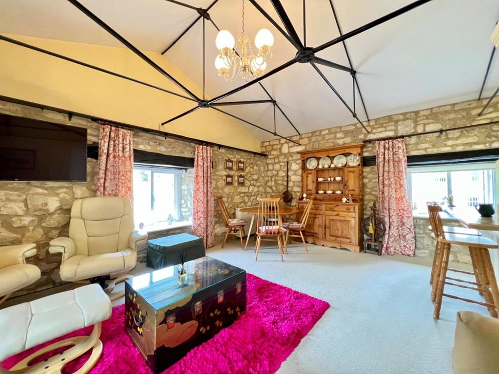 Dunkirk Mills, Inchbrook, Stroud 2 bed apartment for sale £245,000