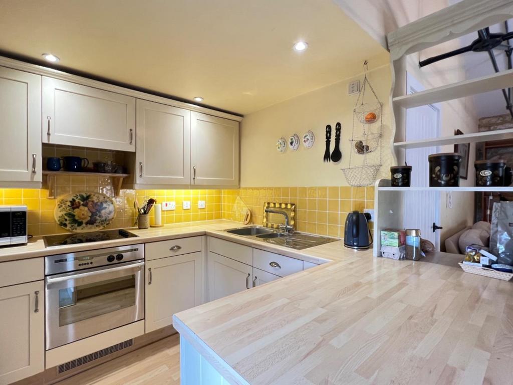 Dunkirk Mills, Inchbrook, Stroud 2 bed apartment for sale £245,000