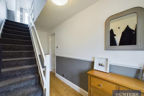 3 bedroom semi-detached house for sale - Seafield Avenue, Scarborough