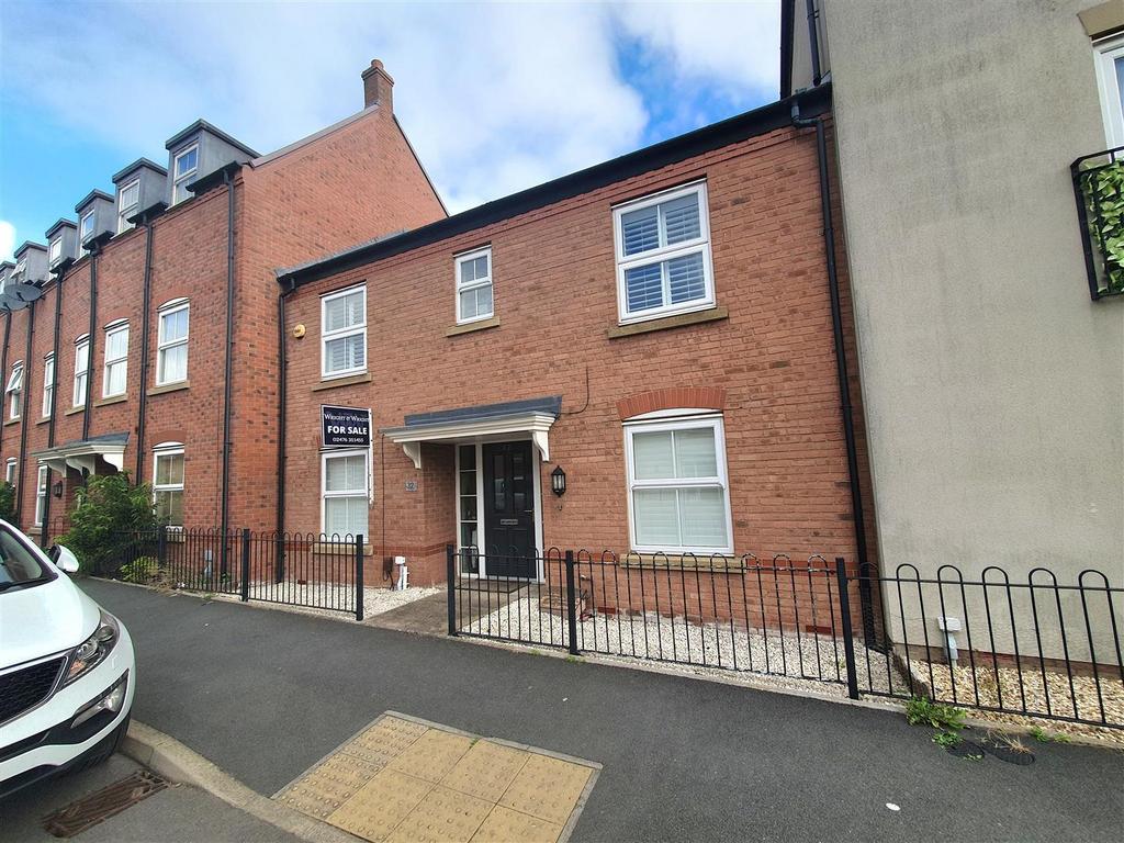 Copper Beech Road, Camp Hill, Nuneaton 3 bed terraced house £175,000