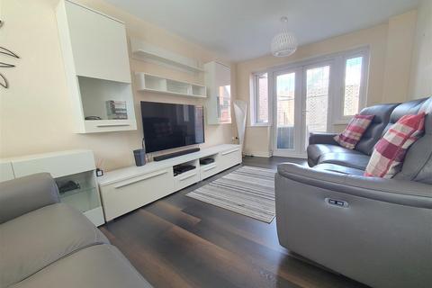 32 Copper Beech Road, Nuneaton, CV10 9FB