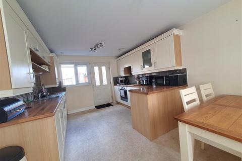 32 Copper Beech Road, Nuneaton, CV10 9FB