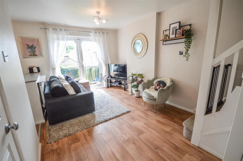 Greenside Mews, Hackenthorpe, Sheffield, S12 2 bed semidetached house