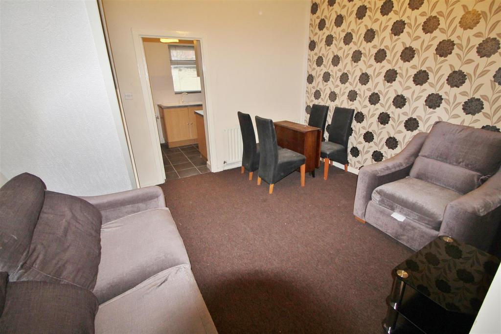 Garden Street, Eccles, Manchester 2 bed terraced house £800 pcm (£185 pw)