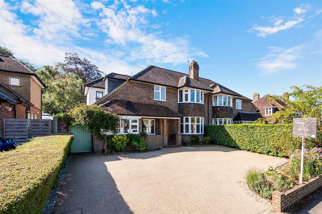 Shelvers Way, Tadworth 4 bed semidetached house for sale £949,000