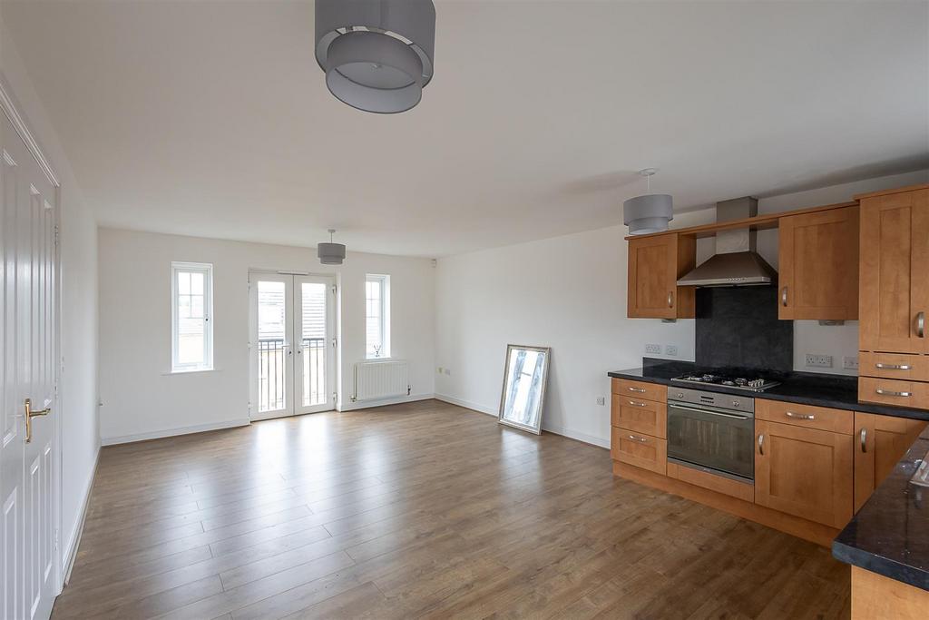 Monarch Court, Longbenton, Newcastle upon Tyne 2 bed flat for sale £125,000