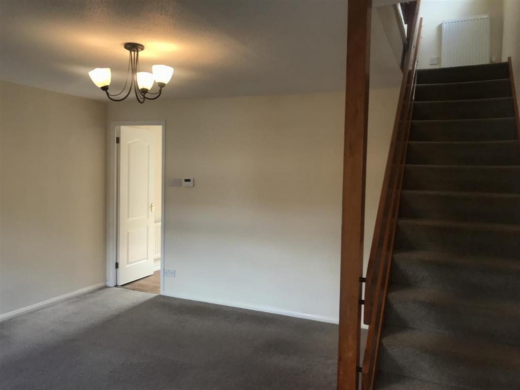 Whitewood Way, Worcester WR5 3 bed house £1,100 pcm (£254 pw)