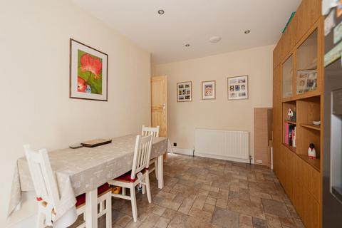 75 Brighton Road, Banstead, SM7 1BE