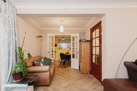 1 Aston Way, Epsom, KT18 5LZ