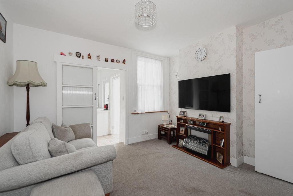 Miles Road, Epsom 2 bed semidetached house for sale £510,000