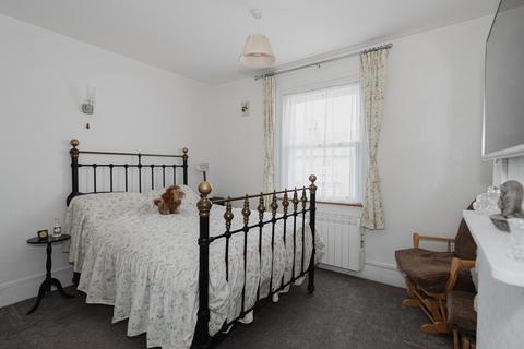 78 Miles Road, Epsom, KT19 9AD