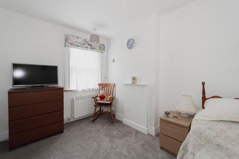 78 Miles Road, Epsom, KT19 9AD