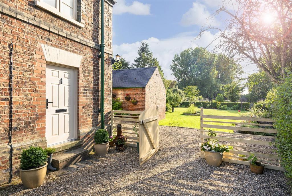 Everingham, York 2 bed cottage for sale £330,000