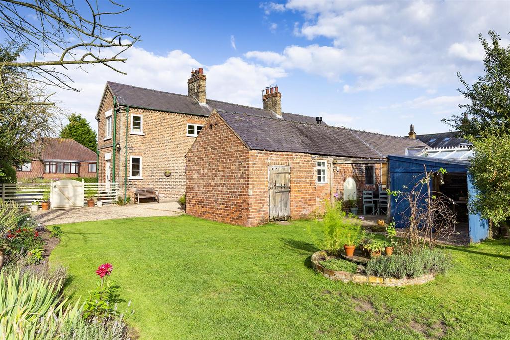 Everingham, York 2 bed cottage for sale £330,000