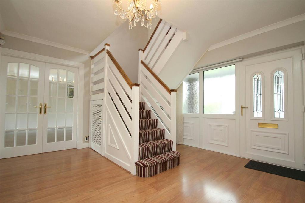 Normanby Chase, Altrincham 4 bed detached house £3,500 pcm (£808 pw)