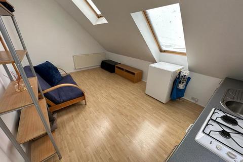 1 bedroom flat to rent, Lampton Avenue, Hounslow, TW3