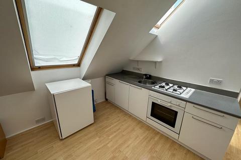 1 bedroom flat to rent, Lampton Avenue, Hounslow, TW3
